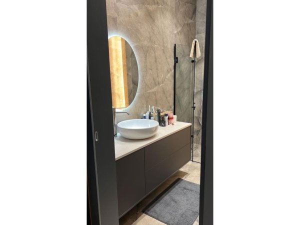 Tirane, shitet apartament 2+1+Ballkon Kati 4, 103 m² 360.000 € (bulevardi i ri)