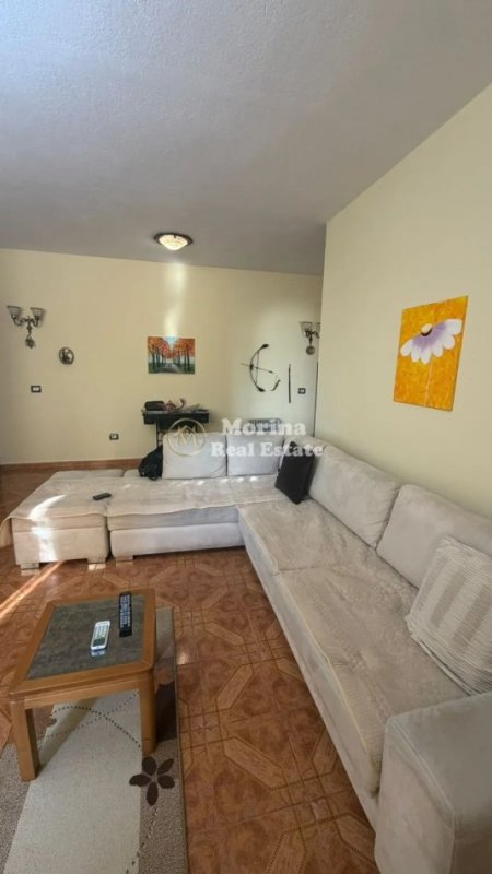Tirane, jepet me qera apartament 2+1 Kati 3, 120 m² 500 € (Rruga e Dibres)