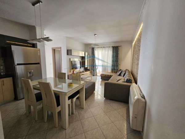 Shqiperi, shitet apartament 2+1+Ballkon Kati 4, 100 m² 140.000 € (Fresku)