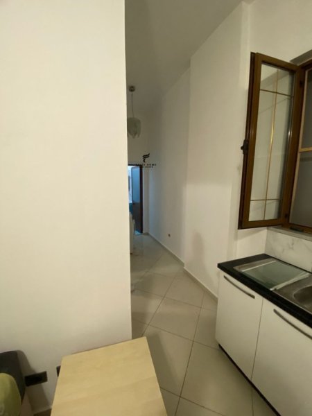 Tirane, jepet me qera apartament 1+1 Kati 1, 50 m² 400 € (KOPSHTI ZOOLOGJIK)