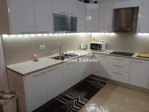 Tirane, jepet me qera apartament 2+1 Kati 2, 65 m² 520 € (Fresk)