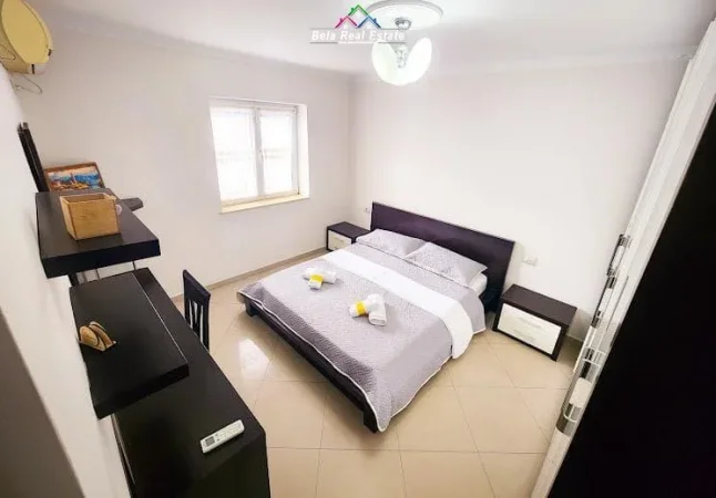 Tirane, jepet me qera apartament 3+1 Kati 2, 100 m² 900 € (Rruga Qemal Stafa)