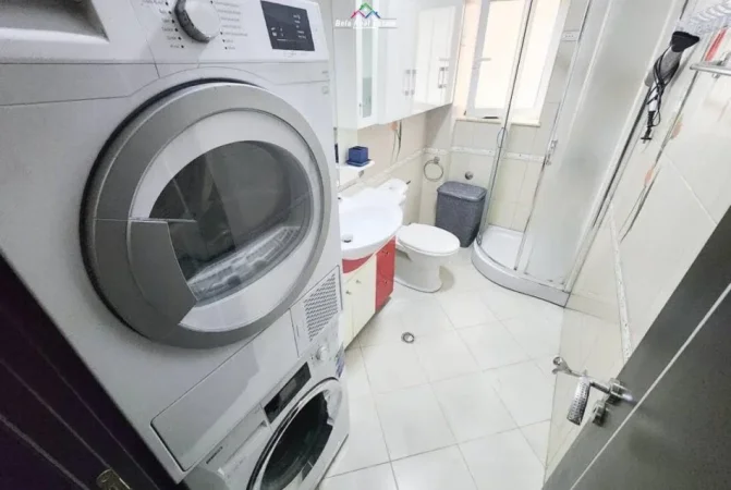 Tirane, jepet me qera apartament 3+1 Kati 2, 100 m² 900 € (Rruga Qemal Stafa)