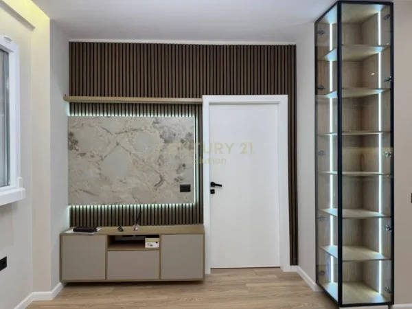 Tirane, shitet apartament 2+1+Ballkon Kati 1, 100 m² 195.000 € (kodra e diellit)