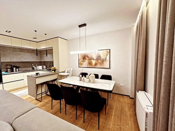 Tirane, shitet apartament 2+1 , 121 m² 369.000 € 