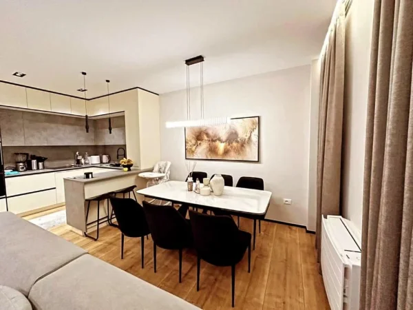 Tirane, shitet apartament 2+1 , 121 m² 369.000 € 