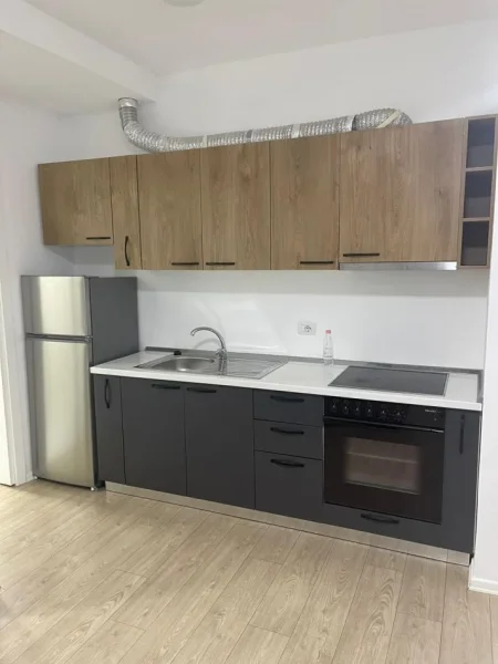 Tirane, jepet me qera apartament 1+1 Kati 3, 500 € (Residenca Fz Liqeni Thate)