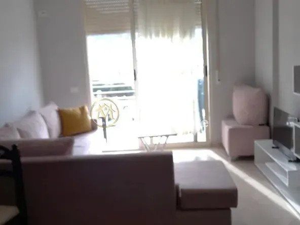 Tirane, jepet me qera apartament 1+1 Kati 7, 65 m² 400 € (Spitali Amerikan 3)