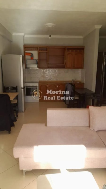 Tirane, jepet me qera apartament 1+1 Kati 7, 65 m² 400 € (Spitali Amerikan 3)