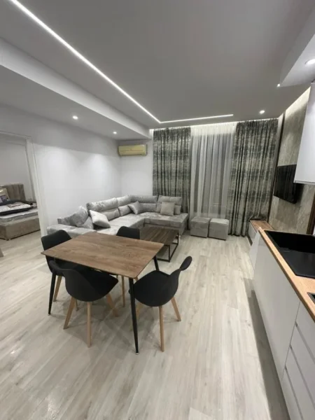 Tirane, jepet me qera 1+1+Aneks+Ballkon Kati 2, 57 m² 700 € (Zogu i zi)