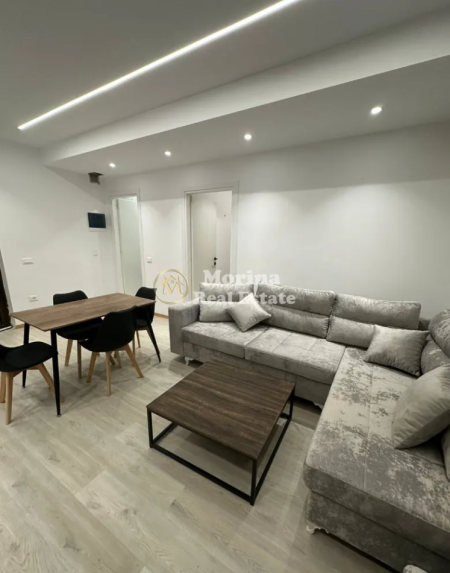 Tirane, jepet me qera apartament 2+1 Kati 1, 55 m² 700 € (Zogu i Zi)