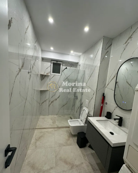 Tirane, jepet me qera apartament 2+1 Kati 1, 55 m² 700 € (Zogu i Zi)