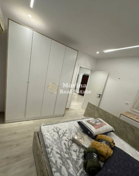 Tirane, jepet me qera apartament 2+1 Kati 1, 55 m² 700 € (Zogu i Zi)
