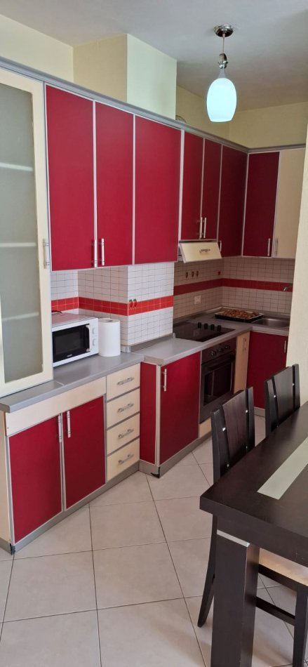 Tirane, jepet me qera apartament 1+1+Ballkon Kati 3, 420 €