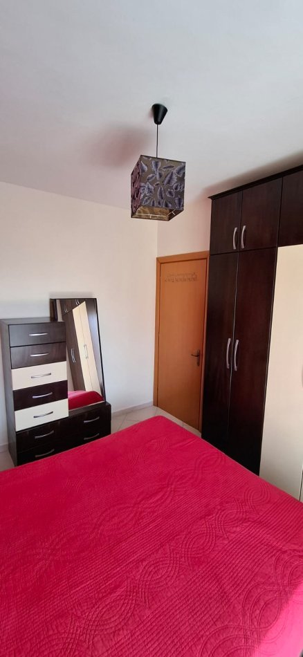 Tirane, jepet me qera apartament 1+1+Ballkon Kati 3, 420 €