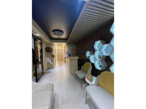 Tirane, shitet ambjent biznesi Kati 0, 90 m² 210.000 € (Rruga e Durresit)
