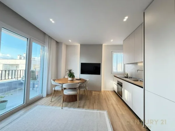 Tirane, jepet me qera apartament 1+1 Kati 4, 75 m² 