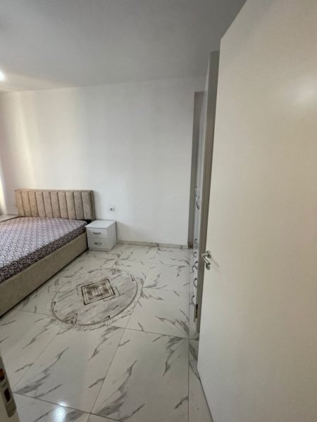 Tirane, jap me qera Ulliri kamez 2+1+2 I mobiluar 450 €