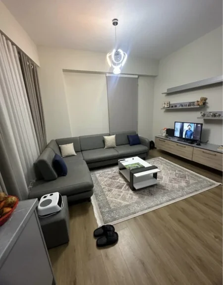 Tirane, shes apartament 1+1 , 60 m² 