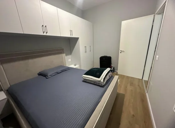 Tirane, shes apartament 1+1 , 60 m² 