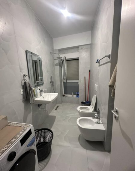 Tirane, shes apartament 1+1 , 60 m² 