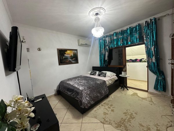 Tirane, shitet apartament 2+1+Ballkon Kati 3, 73 m² 160.000 € (Globe, Rruga e Kavajes)