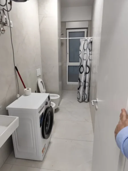 Tirane, jepet me qera apartament 1+1+Ballkon Kati 3, 65 m² 400 € (Dalip Topi)