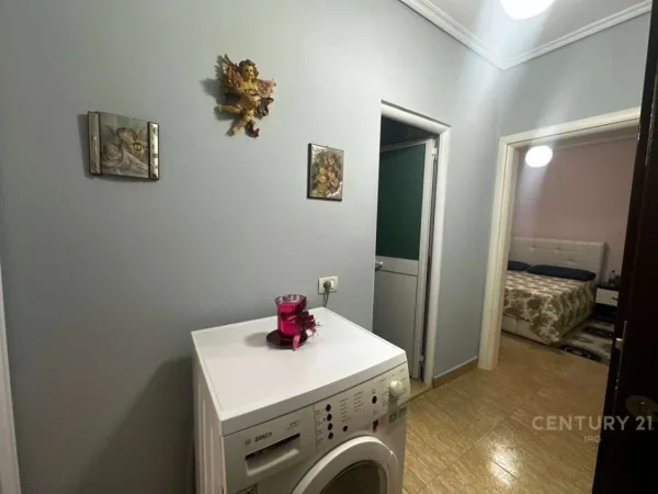 Tirane, jepet me qera apartament 1+1+Ballkon Kati 2, 56 m² 350 € (kombinat)