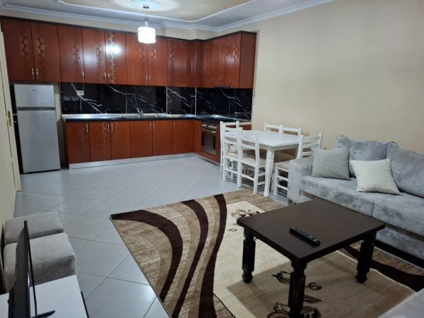 Tirane, jepet me qera apartament 1+1 Kati 3, 70 m² 350 € (Prane Motel Gaxherrit, Fresk, Tirane.)