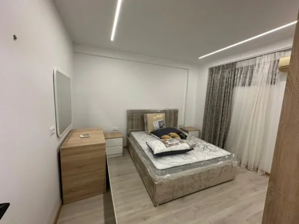 Tirane, jepet me qera apartament Kati 12, 60 m² 700 € (Bulevardi Zogu 1)