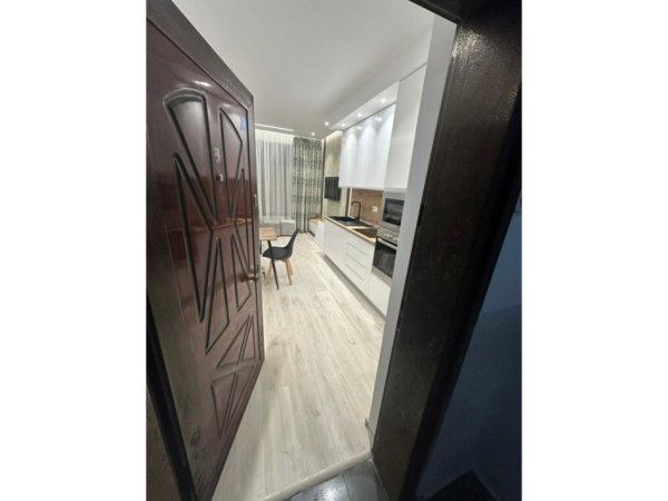 Tirane, jepet me qera apartament Kati 12, 60 m² 700 € (Bulevardi Zogu 1)