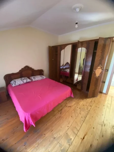 Tirane, jepet me qera Vile 2+1 Kati 3, 100 m² 450 € (Rruga e Elbasanit)