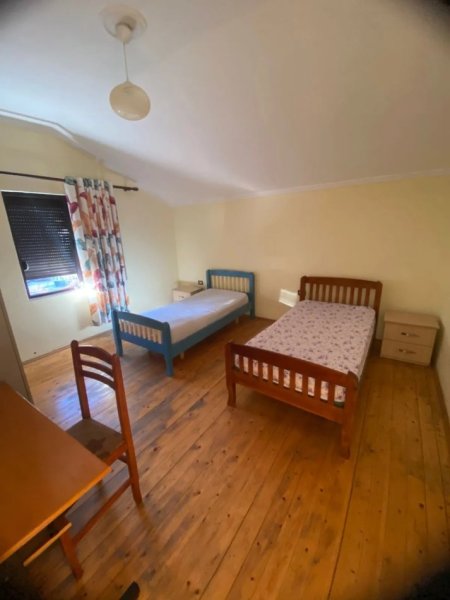 Tirane, jepet me qera Vile 2+1 Kati 3, 100 m² 450 € (Rruga e Elbasanit)