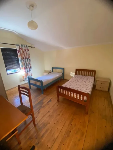 Tirane, jepet me qera Vile 2+1 Kati 3, 100 m² 450 € (Rruga e Elbasanit)