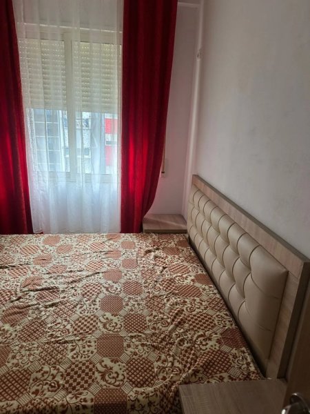 Tirane, jepet me qera apartament 1+1 Kati 4, 70 m² 500 € (Yzberisht)