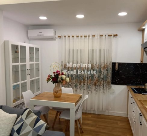 Tirane, jepet me qera apartament 1+1 Kati 4, 75 m² 750 € (Blloku)
