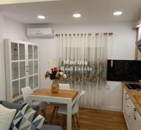 Tirane, jepet me qera apartament 1+1 Kati 4, 75 m² 750 € (Blloku)