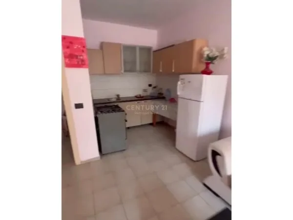 Tirane, jepet me qera apartament 1+1 Kati 2, 56 m² 420 € (Fresku)