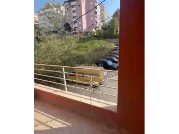 Tirane, jepet me qera apartament 1+1 Kati 2, 56 m² 420 € (Fresku)