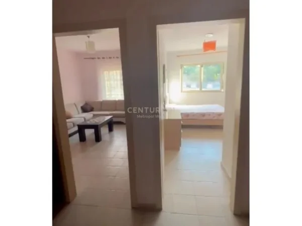 Tirane, jepet me qera apartament 1+1 Kati 2, 56 m² 420 € (Fresku)