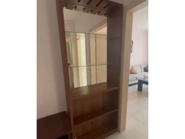 Tirane, jepet me qera apartament 1+1 Kati 2, 56 m² 420 € (Fresku)