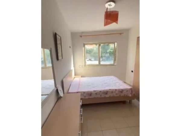 Tirane, jepet me qera apartament 1+1 Kati 2, 56 m² 420 € (Fresku)