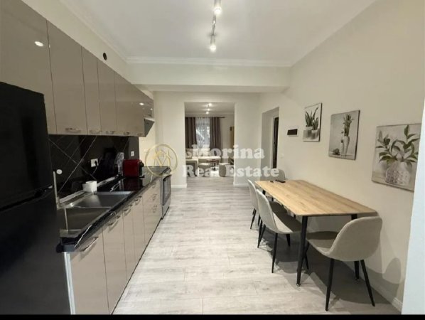 Tirane, jepet me qera apartament 2+1 Kati 1, 80 m² 850 € (Blloku)