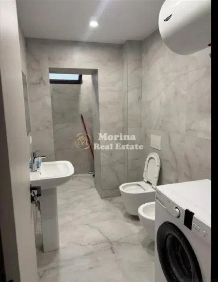 Tirane, jepet me qera apartament 2+1 Kati 1, 80 m² 850 € (Blloku)