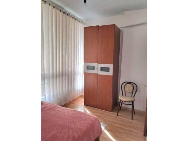 Tirane, jap me qera apartament 1+1+Ballkon Kati 4, 40 m² 400 € (UNAZA E RE)