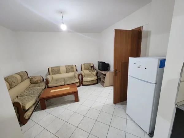 Tirane, jepet me qera apartament 2+1 Kati 4, 96 m² 380 € (astir)
