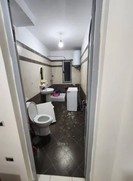 Tirane, jepet me qera apartament 2+1 Kati 4, 96 m² 380 € (astir)