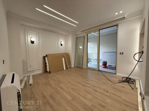 Tirane, shitet apartament 1+1 Kati 8, 75 m² 140.000 € (Rruga Sokrat Miho)