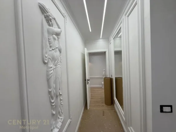 Tirane, shitet apartament 1+1 Kati 8, 75 m² 140.000 € (Rruga Sokrat Miho)