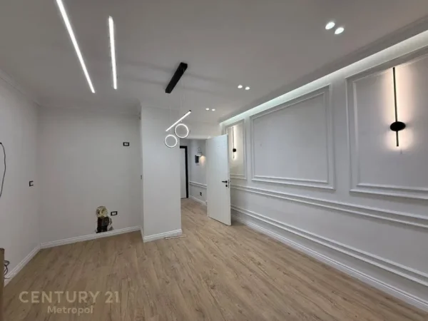 Tirane, shitet apartament 1+1 Kati 8, 75 m² 140.000 € (Rruga Sokrat Miho)